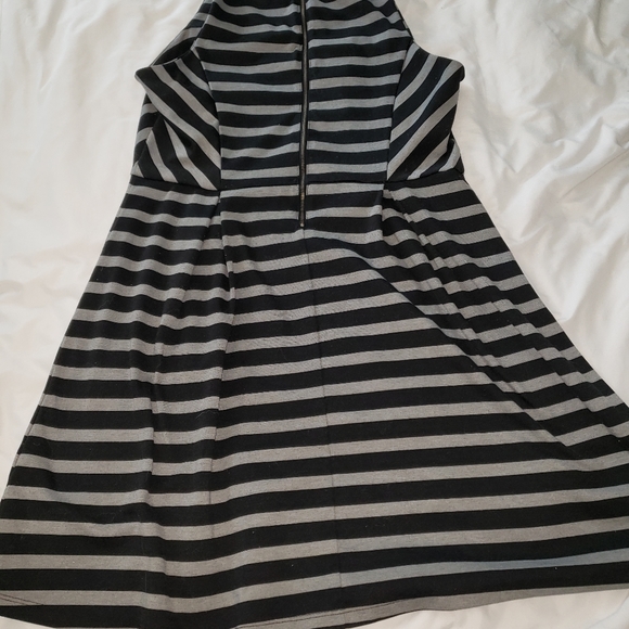 Apt 9 size girls14 Black and gray striped Dress - Picture 4 of 8